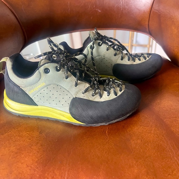 Patagonia Shoes - PATAGONIA Women's Cragmaster Approach Hiking Shoes, Mission Olive Sz 5.5